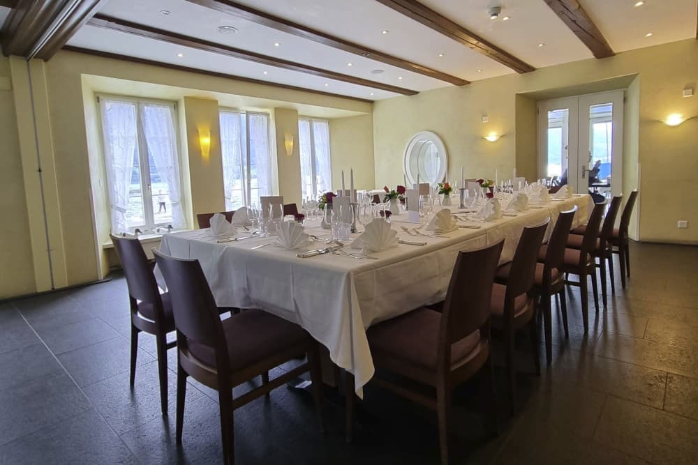 saal im hotel restaurant neuhaus zum see.jpg