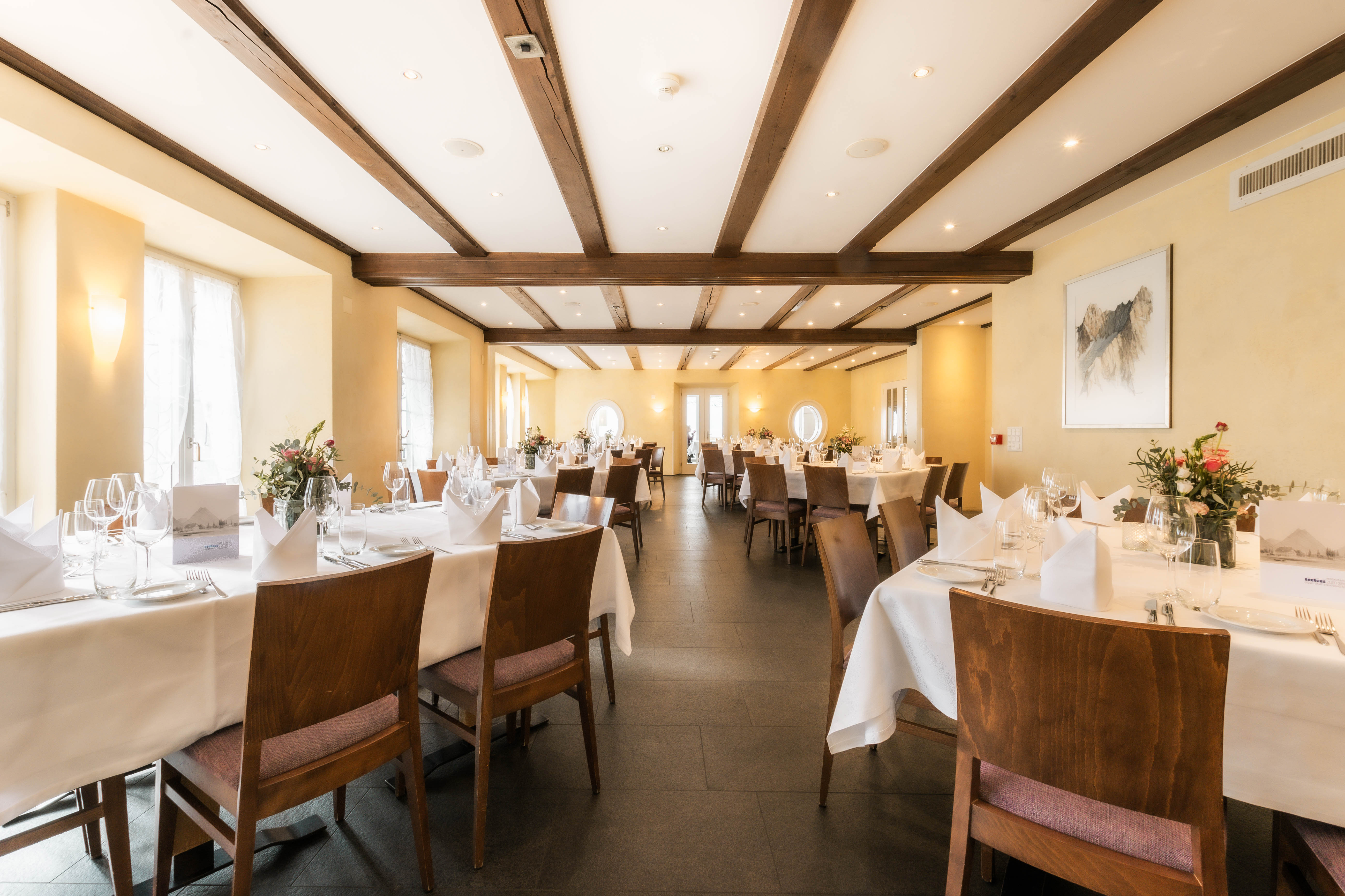 saal im hotel restaurant neuhaus zum see.jpg